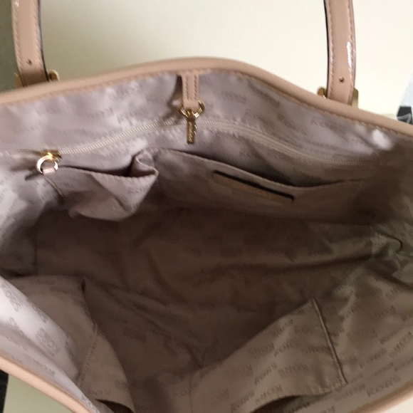 Michael Kors Jet Set Travel Tote - Picture 2 of 8